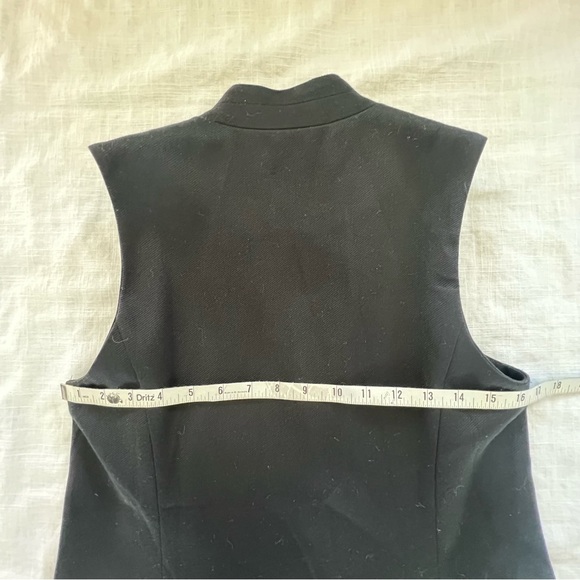 Chico’s size 0/small woman’s fully lined button up dressy vest. - Picture 7 of 10